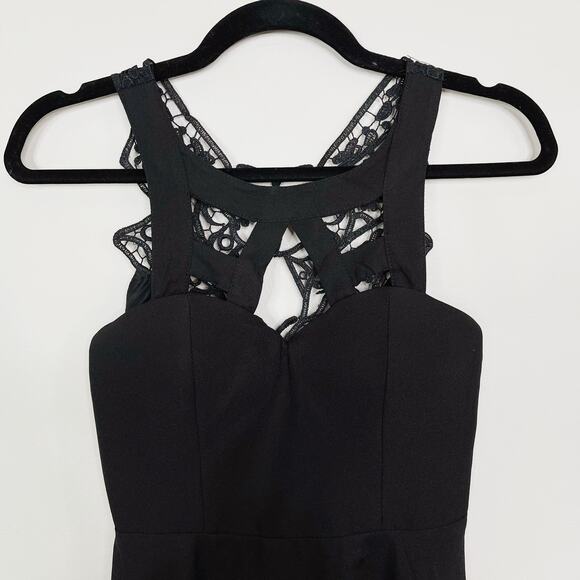 Xenia Boutique Black Size 6 Caged Embroidered Lace Dress Fit and Flare Cocktail - Picture 3 of 9